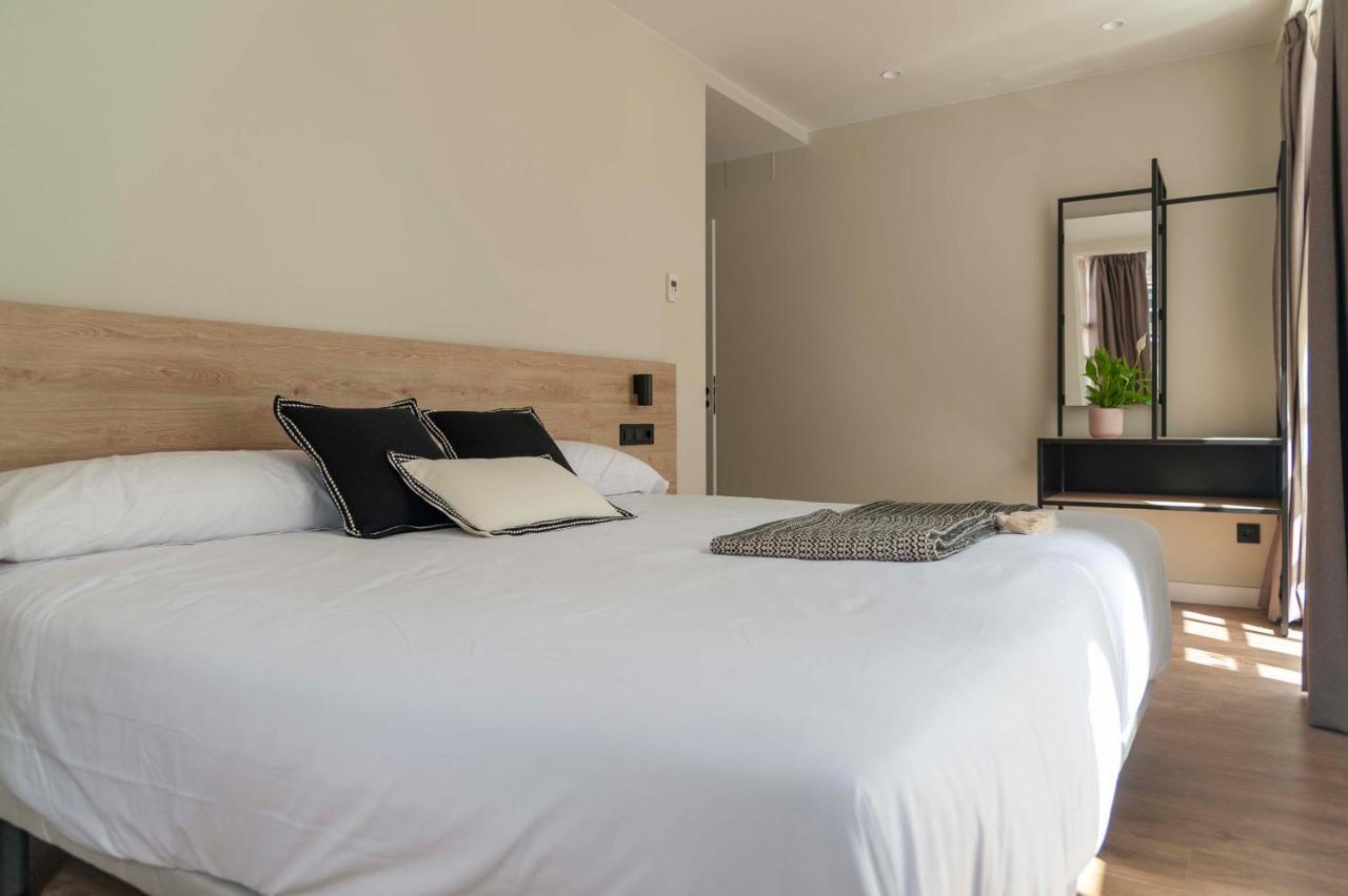 Albatros Hotell Puentedeume Eksteriør bilde